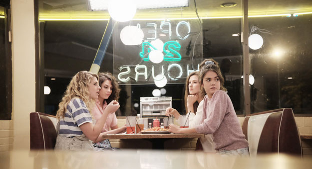 Вышел новый трейлер фильма «Жаркие летние ночи» с Тимоти Шаламе