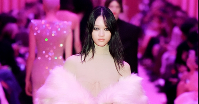 Коллекцию Sportmax осень-зима 2022 вдохновили актрисы Ким Новак и Шон Янг