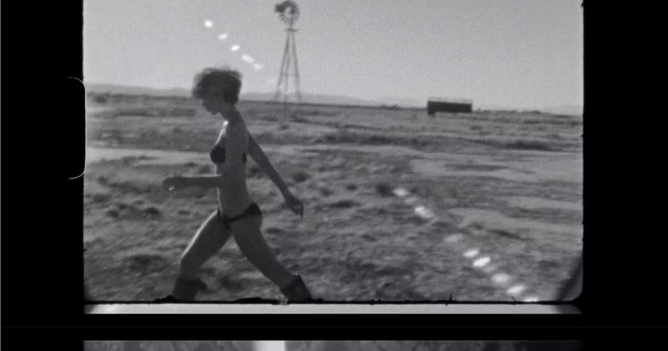 Фотографы Надя Ли Коэн и Скарлетт Карлос Кларк выпустили фотокнигу