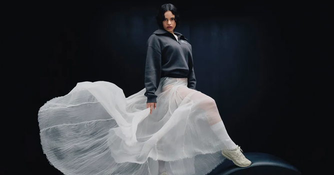 Певица Розалия снялась в кампейне New Balance