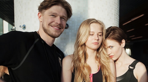 Никита Ефремов и Александра Бортич в клипе Smash и группы \"Моя Мишель\"