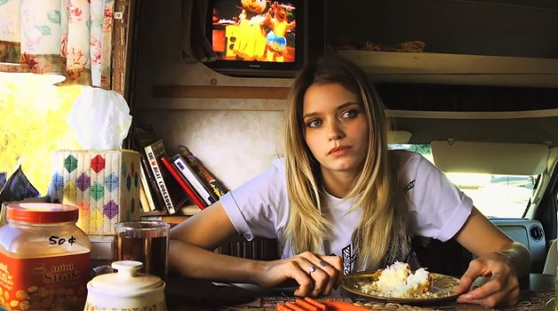 Эбби Ли Кершоу в короткометражном фильме Kenzo