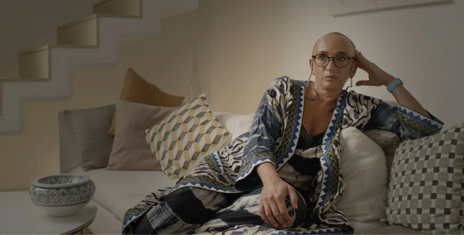 В Okko выйдет документальный сериал о художнице Айдан Салаховой