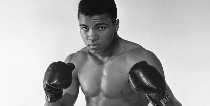 Морган Фриман и Реге-Жан Пейдж выступят продюсерами сериала о Мухаммеде Али