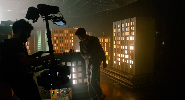 Ретро-эстетика и сюрреализм в новом видео King Krule «Biscuit Town»