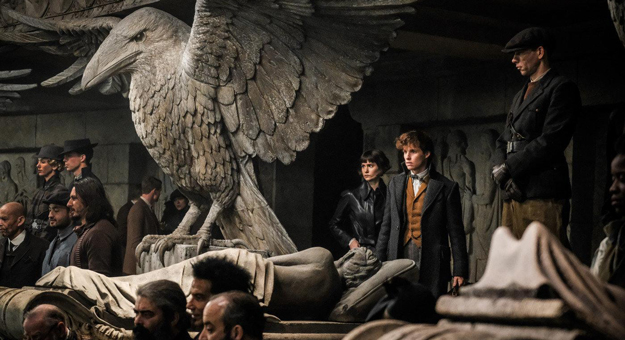 Эдди Редмэйн и Зои Кравиц в финальном трейлере сиквела «Фантастических тварей»