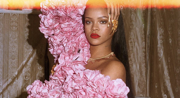 Рианна проведет мастер-класс по макияжу в Дубае