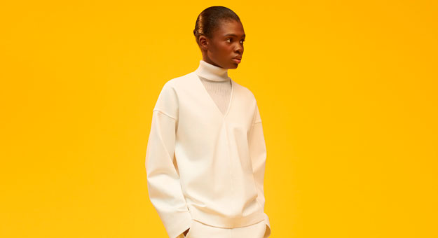 Объемные пальто и флисовые куртки в лукбуке осенне-зимней коллекции Uniqlo U