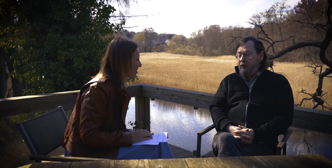 Ларс фон Триер стал гостем ютьюб-шоу Ксении Собчак