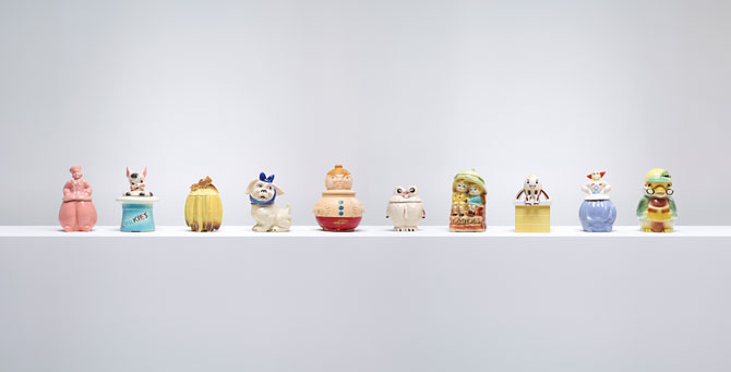 Calvin Klein выпустил банки для печенья в форме связки бананов и Красной Шапочки