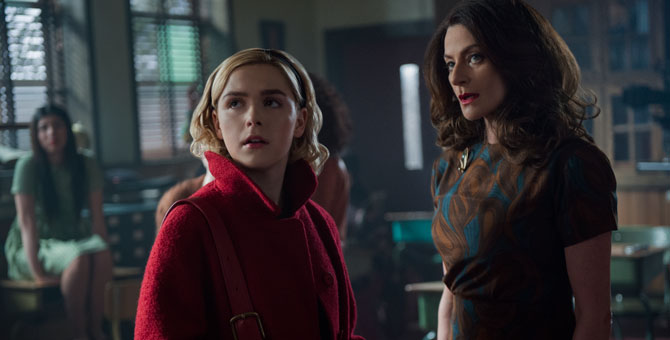 Netflix показал трейлер рождественского эпизода «Леденящих душу приключений Сабрины»