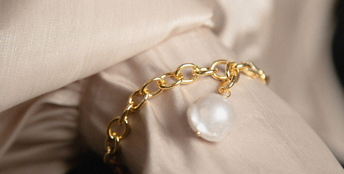 Массивные цепи и барочный жемчуг в новой коллекции Cosmos Moscow