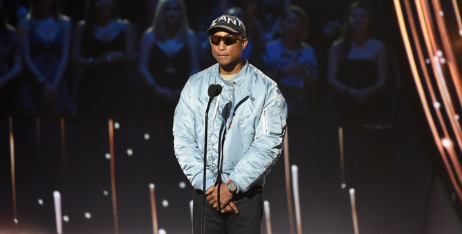 Фаррелл Уильямс и глава онлайн-ресейлера The RealReal получат премии от школы Parsons