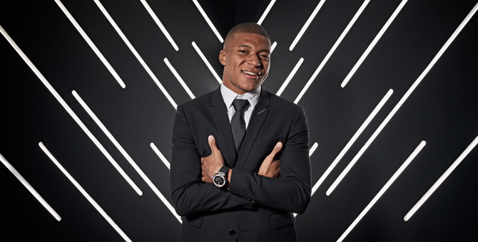 Hublot организовал встречу футболистов Пеле и Килиана Мбаппе