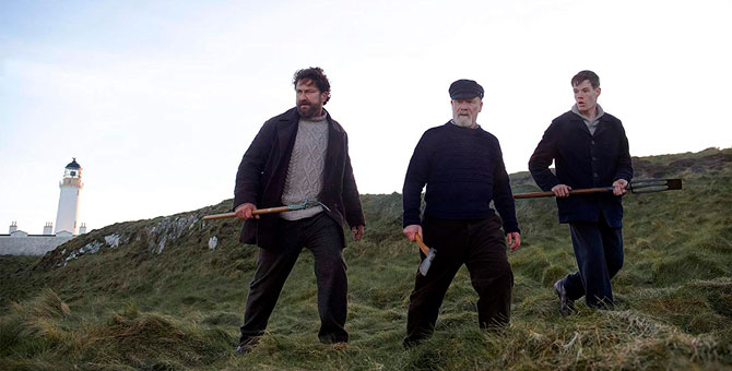 Джерард Батлер работает смотрителем маяка в трейлере фильма «The Vanishing»