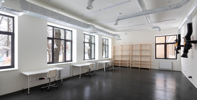 Как выглядят мастерские художников и арт-резиденции музея «Гараж» на ВДНХ