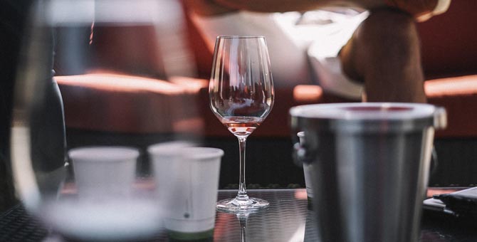 «Москва глазами инженера» запускает цикл лекций с дегустациями вина