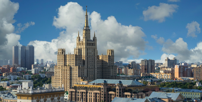 MyBook и Storytel выпустили аудиогиды по ярмарке Cosmoscow и неочевидным местам Москвы