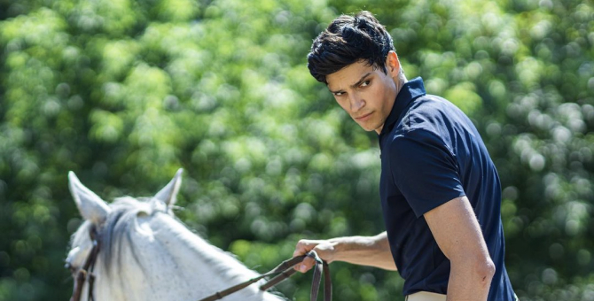 Netflix представил исполнителя роли Вронского в сериале по «Анне Карениной»