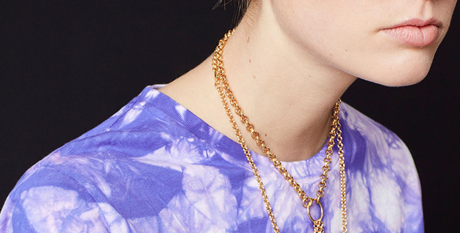 Автор новых логотипов Burberry и Calvin Klein выпустил коллаборацию с Paco Rabanne