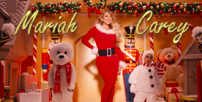 Мэрайя Кэри выпустила новый клип на песню «All I Want for Christmas Is You»
