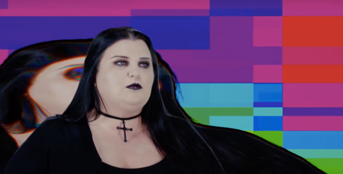 Alyona Alyona борется с хулиганами в видео на трек «Булiнг»