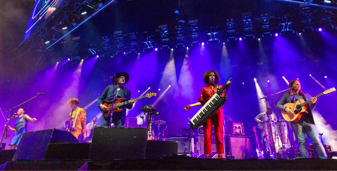 Группа Arcade Fire представила новую песню «Generation A»