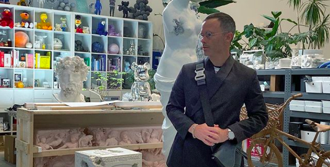 Дэниел Аршам и Dior сделали лонгслив с трещинами