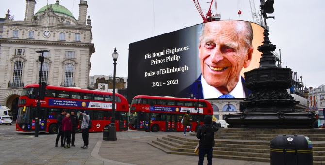 Более 100 тысяч британцев пожаловались на BBC за активное освещение смерти принца Филиппа