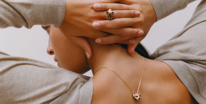 Павлиньи перья и дикие кошки: Boucheron представил новинки из коллекции Nature