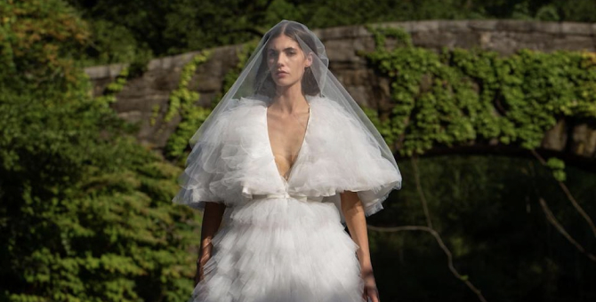 Giambattista Valli представил свадебную капсульную коллекцию
