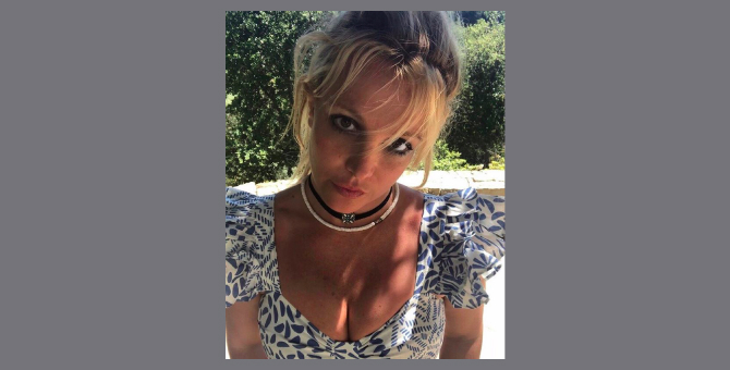 Бритни Спирс написала инстаграм-эссе о своей челке