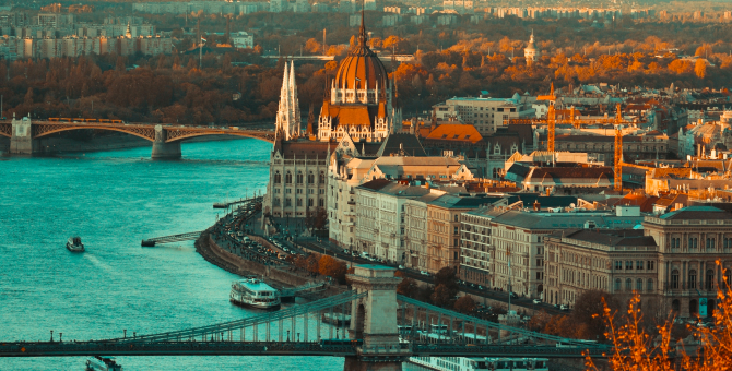 Власти Венгрии разрешили применение российской вакцины «Спутник V»