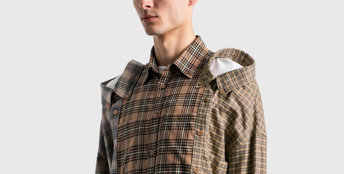 Burberry выпустил рубашку с тремя горловинами — Hypebeast сравнил ее с чудовищем Франкенштейна