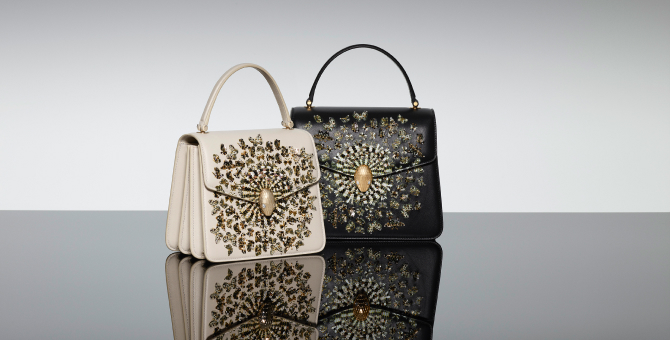 В Aizel появились сумки из коллаборации Мэри Катранзу и Bvlgari