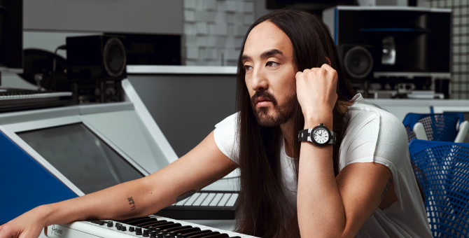 Bvlgari создал часы вместе с диджеем Стивом Аоки