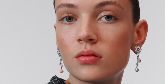 Chanel сделал шпаргалку с советами по ношению серег