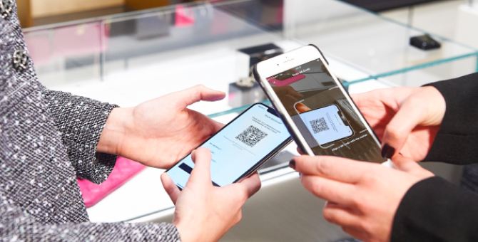 Chanel и Farfetch открыли «бутик будущего» в Париже