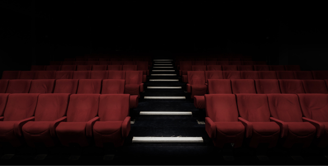 Кинотеатры в России начнут оповещать зрителей о продолжительности рекламы перед сеансом