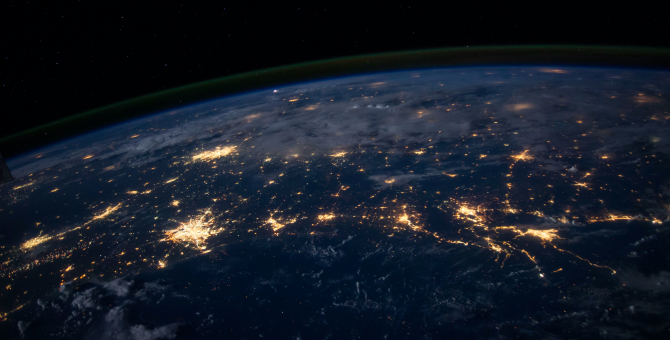 Китай провел первый за пять лет запуск людей в космос