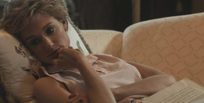 Netflix показал принцессу Диану и принца Чарльза из пятого сезона «Короны»