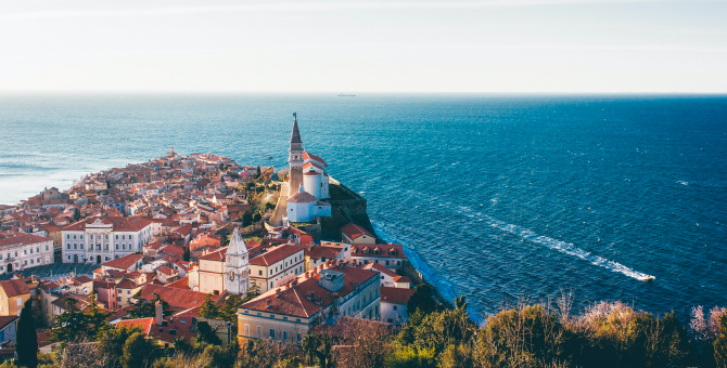 Из‑за распространения COVID-19 в Словении и Чехии введен комендантский час