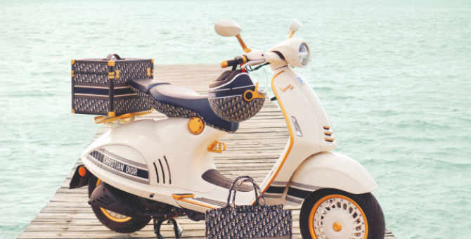 Dior и Vespa выпустили коллаборацию