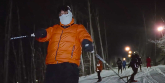 Дрейк отдыхает на горнолыжном курорте в клипе на свой новый трек «War»