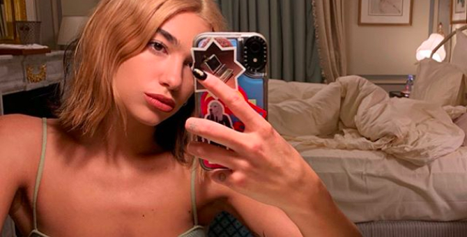 Дуа Липа сменила цвет волос и стала блондинкой