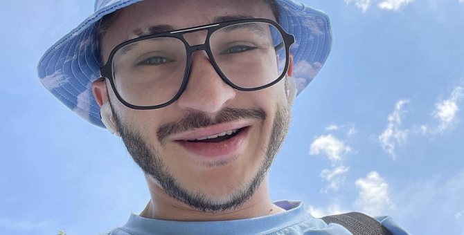 «Я в моменте» стал самым популярным треком лета у пользователей Spotify в России