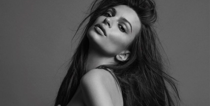 Беременная Эмили Ратаковски снялась полностью обнаженной