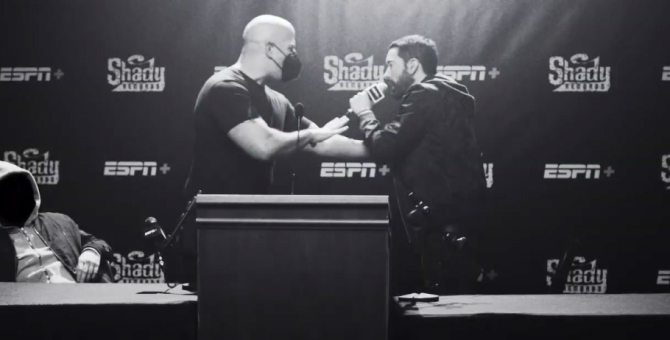 Эминем изобразил бойца MMA в клипе на трек «Higher»