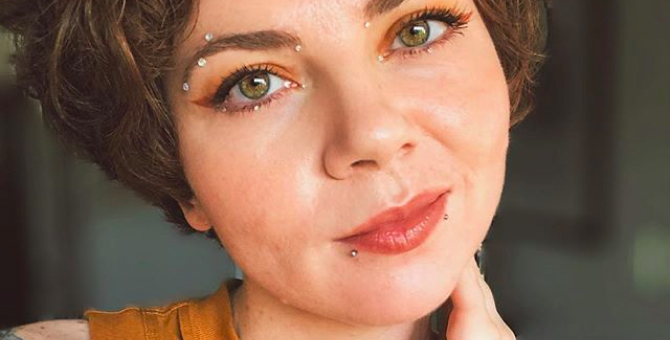 Визажист «Эйфории» проведет мастер-класс в Zoom