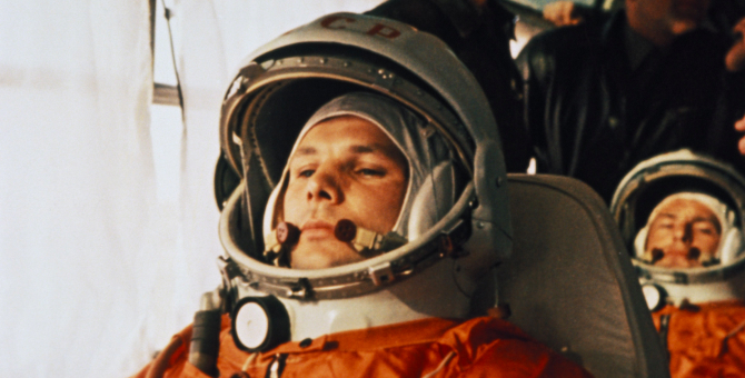 «Роскосмос» запускает производство лифтов с голосом Юрия Гагарина